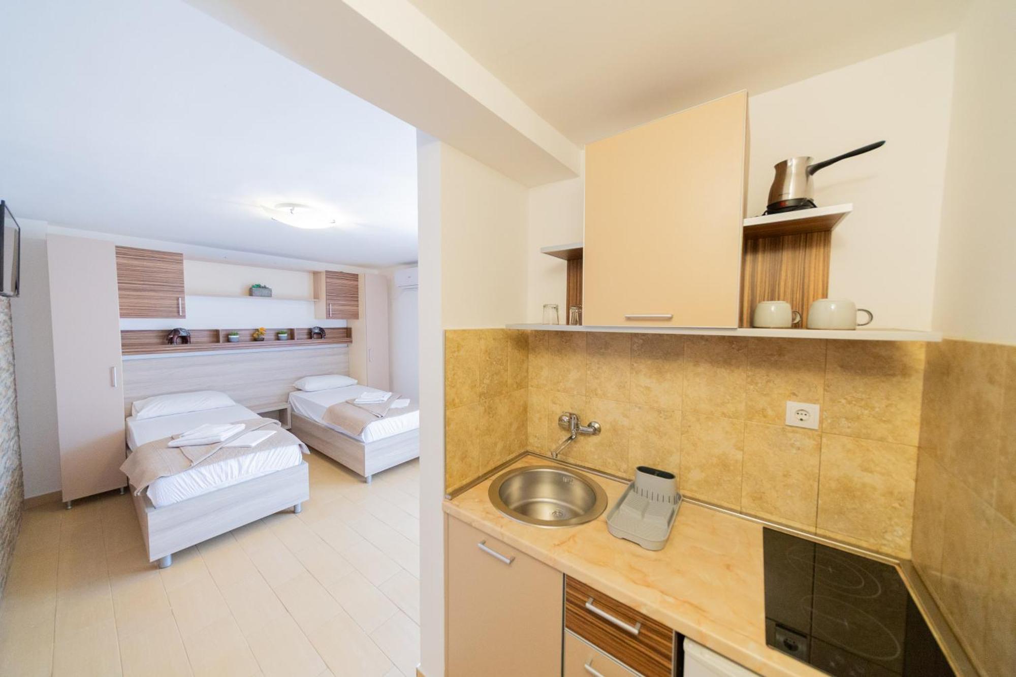 Azzuro Apartament Budva