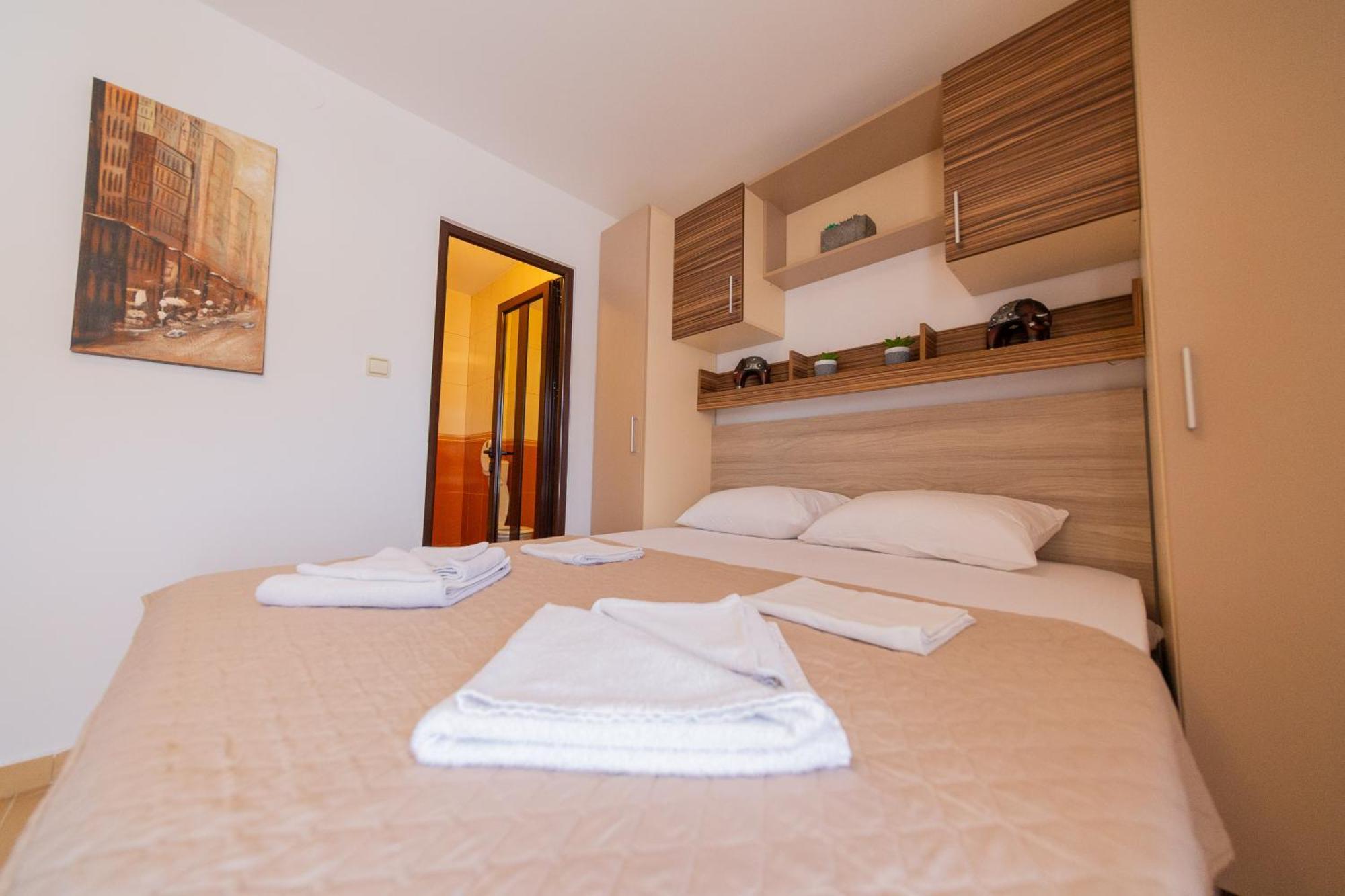 Azzuro Apartament *