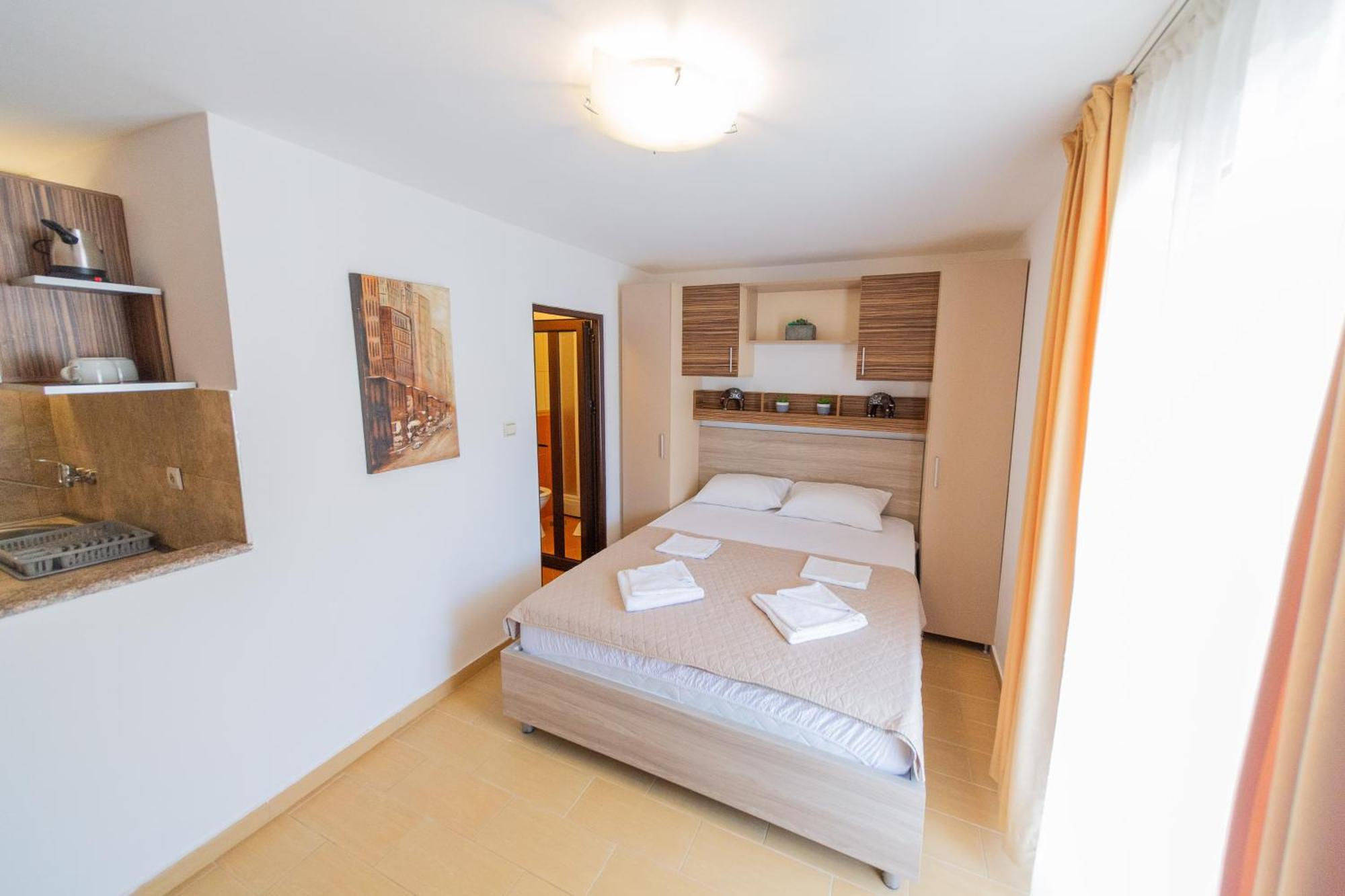 Azzuro Apartament Budva