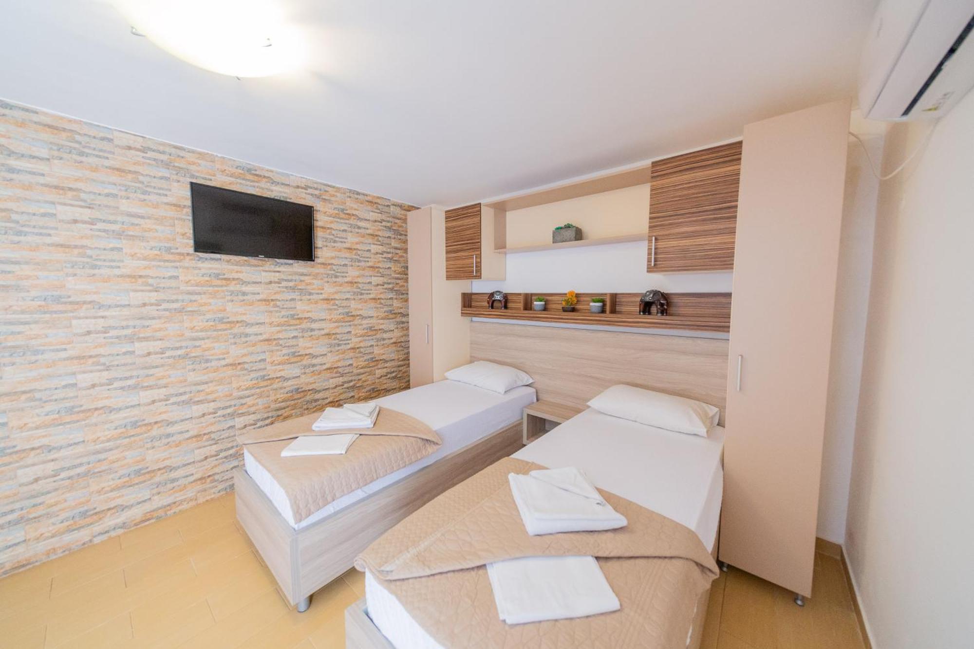 Azzuro Apartament *