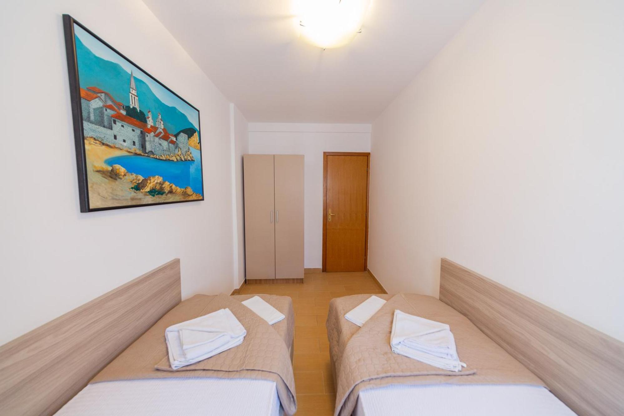 Azzuro Apartament Budva