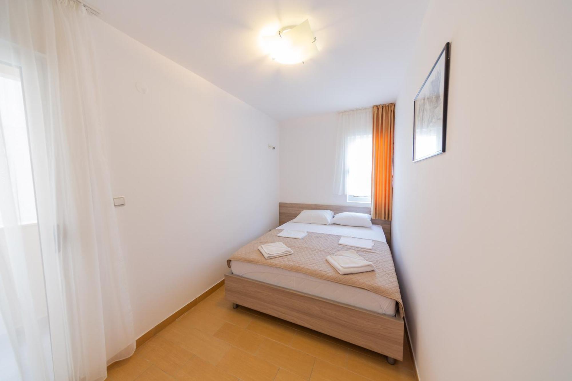 Azzuro Apartament Budva