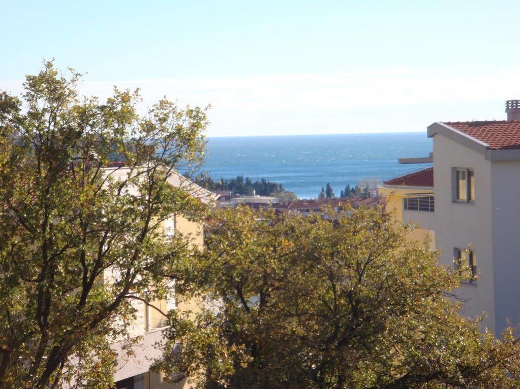 Azzuro * Budva